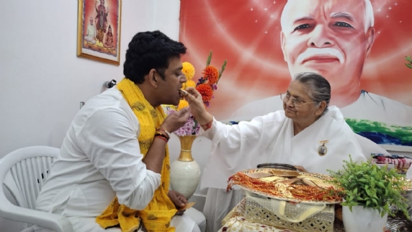 **सभी देश वासियों व गोरखपुर वासियों को सांसद रवि किशन शुक्ला ने रक्षाबंधन की  शुभकामनाएं दीं*