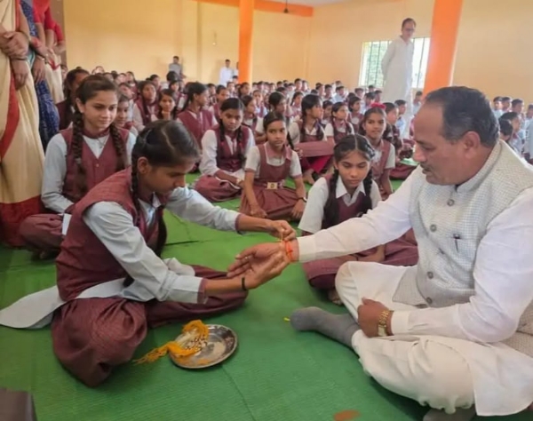 रिश्तों को मजबूत करता है रक्षाबंधन पर्व-मोहन नागर