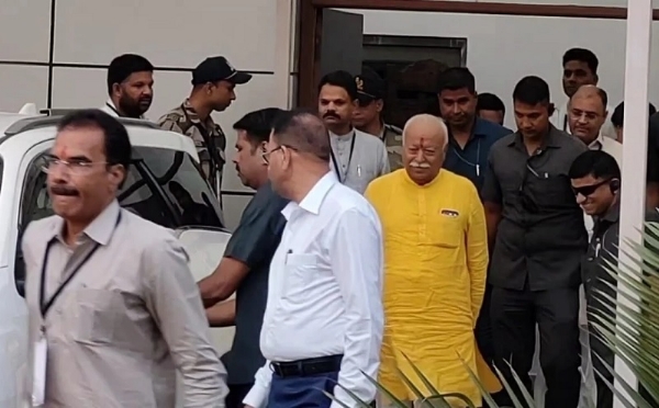 मोहन भागवत पहुंचे इंदौर