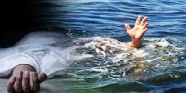 पानी भरे गड्ढे में डूबने से युवती की हुई मौत