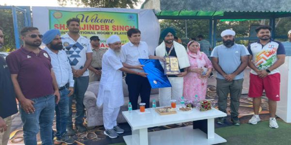 भारतीय हॉकी टीम के खिलाड़ी राजेंद्र सिंह का सिरसा में भव्य स्वागत