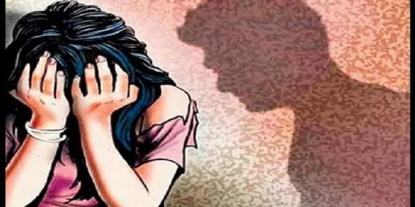 शिक्षक ने शादी का झांसा देकर छात्रा से किया दुष्कर्म, निलंबित
