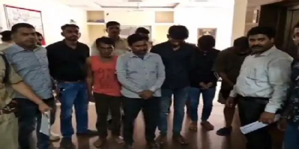 उज्जैनः नकली नोट बनाने वाले गिरोह का खुलासा, रिटायर्ड कमिश्नर के बेटे समेत 5 गिरफ्तार