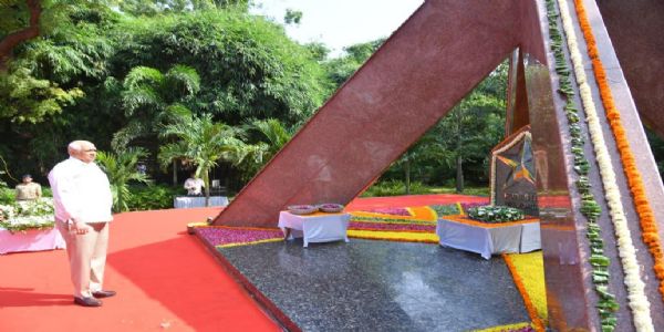 राष्ट्रीय वन शहीद दिवस : मुख्यमंत्री ने राज्य के पहले ‘वनपाल स्मारक’ में वन शहीदों को दी श्रद्धांजलि