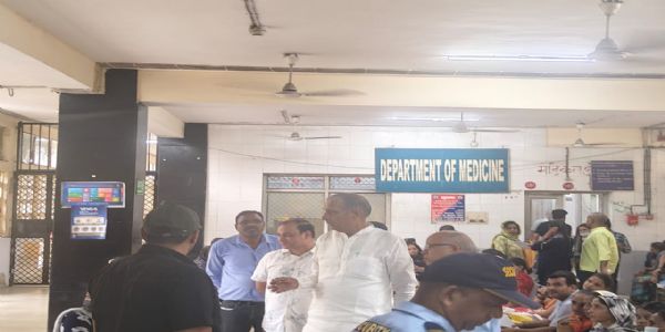 उप महापौर ने हिंदूराव अस्पताल का किया औचक निरीक्षण