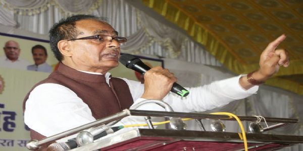 किसानों को पर्याप्त खाद की व्यवस्था कराने में नहीं छोड़ी जाएगी कोई कसर: शिवराज सिंह