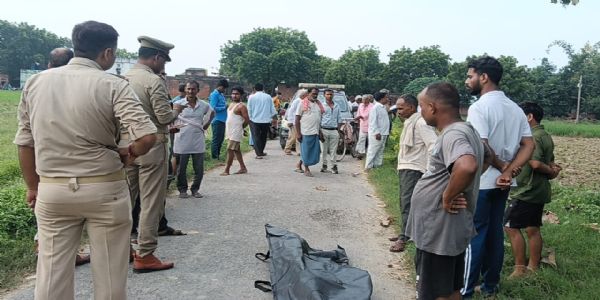 नीम के पेड़ से लटकता मिला युवक का शव, परिजनों में मचा कोहराम