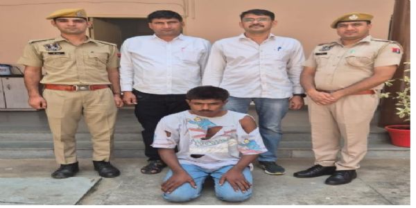 दस हजार रुपये का इनामी डकैत गिरफ्तार