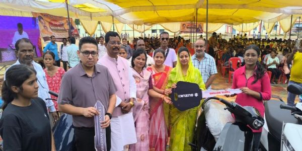 अनूपपुर:विद्यार्थियों को शिक्षा के लिए प्रोत्साहित, आत्मनिर्भर व उन्नत बनाना सरकार की प्राथमिकता- रामलाल रौतेल