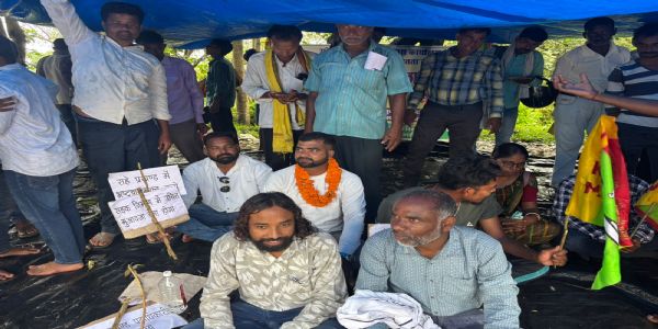 अंचल में बिचौलियों से करवाई जाती है वसूली : देवेंद्रनाथ