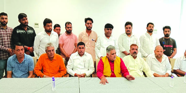 विधायक उमेश को फंसाने का किया जा रहा प्रयास : पदम