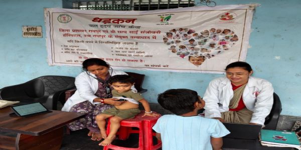 रायपुर : आंगनबाड़ी व स्कूलों में हृदय जांच जारी, 80 बच्चों का हुआ परीक्षण