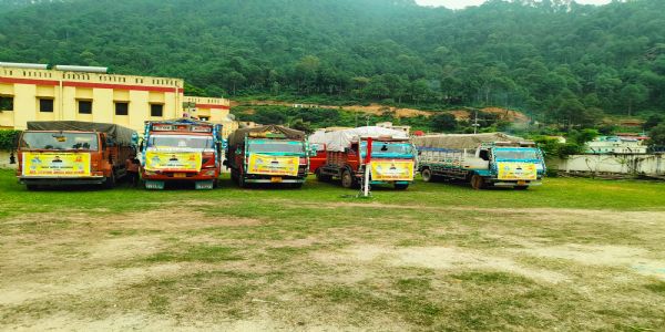 रुद्रप्रयाग के आपदा क्षेत्रों के लिए उत्तर प्रदेश ने भेजी मदद