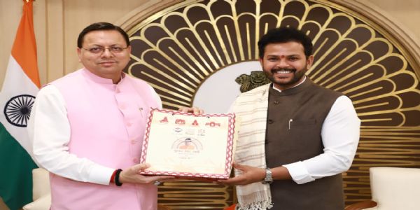 मुख्यमंत्री ने केंद्रीय नागरिक उड्डयन मंत्री से की उत्तराखंड में हवाई सेवाओं के विस्तार पर चर्चा