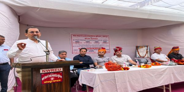 रेलवे के जर्जर आवास 2026 तक होंगे अपडेट: डीआरएम