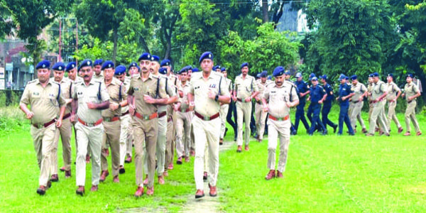 एसएसपी ने ली जवानों की परेड, फिटनेस और अनुशासन पर दिया जोर