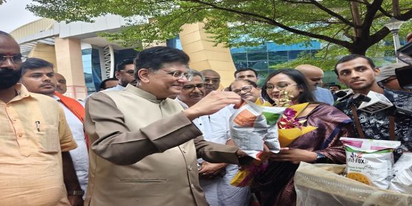 गोयल ने पटना में मखाना निर्यात को दिखाई हरी झंडी, एपीडा कार्यालय का उद्घाटन