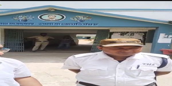पुलिसकर्मी की मदद से परीक्षा में शामिल हो सका छात्र
