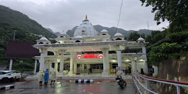 माता वैष्णो देवी यात्रा रविवार से फिर से शुरू होगी