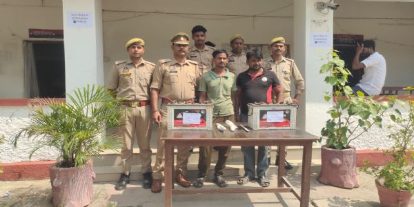 ई-रिक्शा की बैटरियां चुराने वाले दाे बदमाश गिरफ्तार