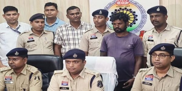 ठुसेकेला हत्याकांड का रायगढ़ पुलिस ने किया खुलासा, पड़ोसी और नाबालिग गिरफ्तार