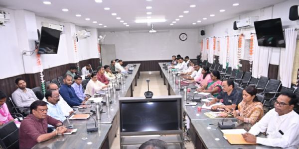 महिलाओं और बच्चों के स्वास्थ्य व पोषण में सकारात्मक बदलाव लाने लाएं तेजी: कलेक्टर