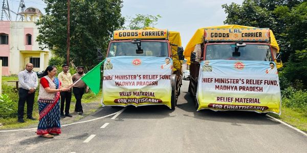 मप्रः छत्तीसगढ़ में बाढ़ प्रभावितों के लिये रायपुर पहुँची राहत सामग्री