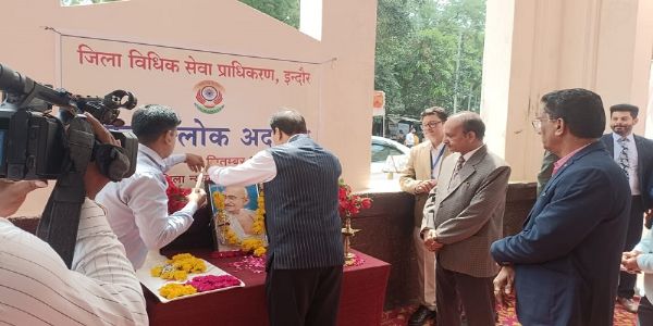 इंदौरः नेशनल लोक अदालत में हुआ 12 हजार 776 प्रकरणों का निराकरण