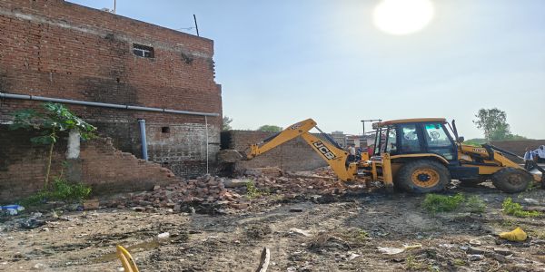 सार्वजनिक जगहाें पर अवैध कब्जा बर्दाश्त नहीं किया जाएगा : उपजिलाधिकारी