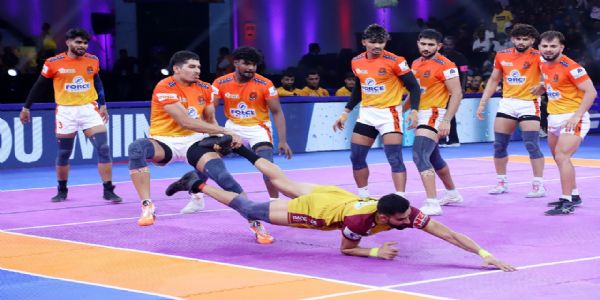 पीकेएल-12: पुनेरी पलटन की शानदार जीत, तेलुगु टाइटंस पर 39-33 से बाजी मारी