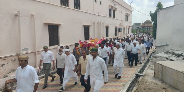 शाहपुरा में पूर्व राजपरिवार के सदस्य शत्रुजीत सिंह का निधन, अंतिम यात्रा में उमड़ा जनसैलाब