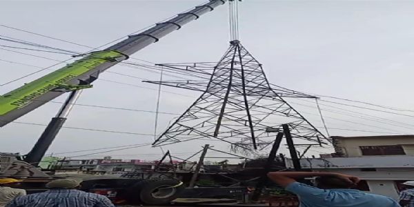 घनी आबादी और अतिक्रमणों के चलते ट्रांसमिशन लाइन निर्माण में लग रहा है समय