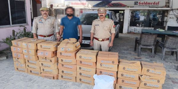 प्रेस लिखे वाहन से हरियाणा मार्का शराब की 43 बाेलत बरामद, एक गिरफ्तार