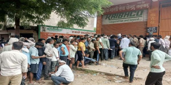 डीएपी के उर्वरकों केंद्रों पर हाहाकार