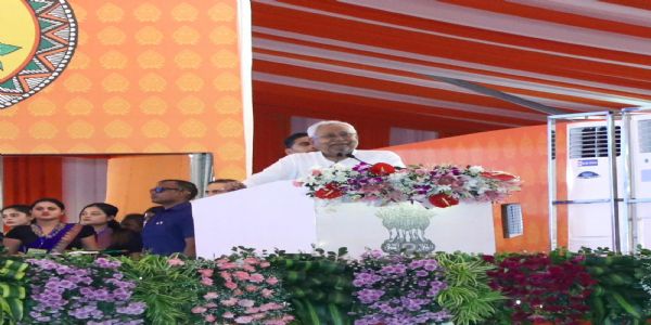 प्रधानमंत्री पूरे देश के साथ-साथ बिहार के लिए भी बहुत काम कर रहे हैं : नीतीश कुमार