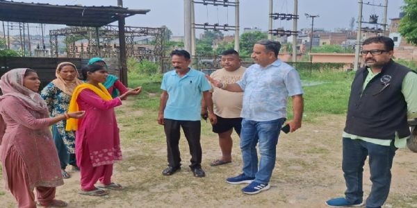 बाढ़ प्रभावित इलाकों में एनसी नेताओं का दौरा, लोगों ने सुनाई परेशानियाँ
