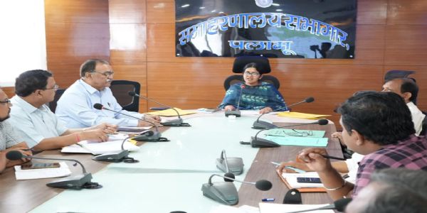 सामान्य मामलों में मरीजों को एमएमसीएच रेफर करने से करें परहेज़ : उपायुक्‍त