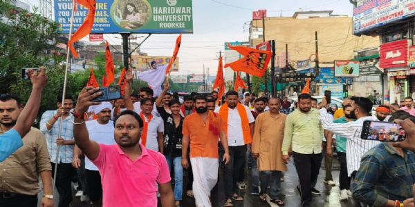 खानपुर विधाय के बयान पर भड़का बजरंग दल, हरिद्वार और लक्सर में जलाया पुतला
