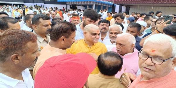 पूर्व विधायिका स्व.नीलम करवरिया के वार्षिकी श्राद्ध में जुटे हजारों लोगों ने दी श्रद्धांजलि