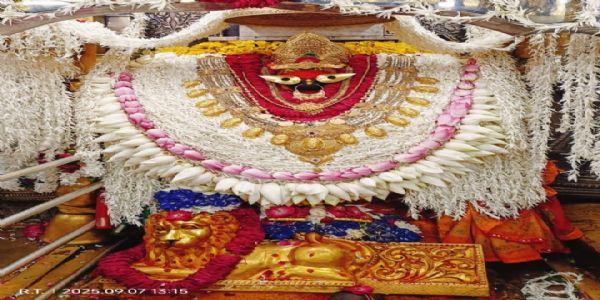विन्ध्याचल धाम: गर्भगृह में फोटो-वीडियो पर पूर्ण प्रतिबंध, नवरात्र में पूर्ववत रहेगी व्यवस्था
