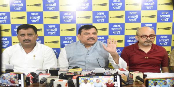 कश्मीर में आआपा विधायक मेहराज मलिक की गिरफ्तारी ग़ैरक़ानूनी: संजय सिंह