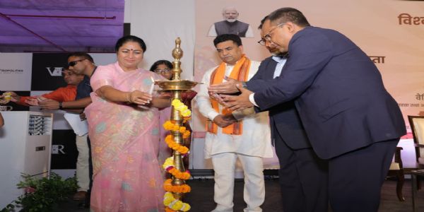 विश्वकर्मा पूजा उत्सव पर मुख्यमंत्री ने श्रमिकों का किया सम्मान