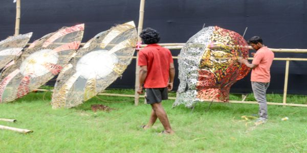 विशेष :: कोलकाता दुर्गा पूजा: प्रवासी बंगाली मजदूरों की पीड़ा पर होगा मंडप का थीम