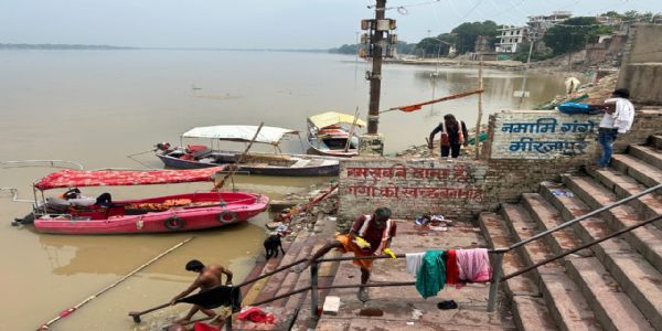 विंध्याचल : नवरात्र से पहले गंगा में बाढ़, डूबे घाट