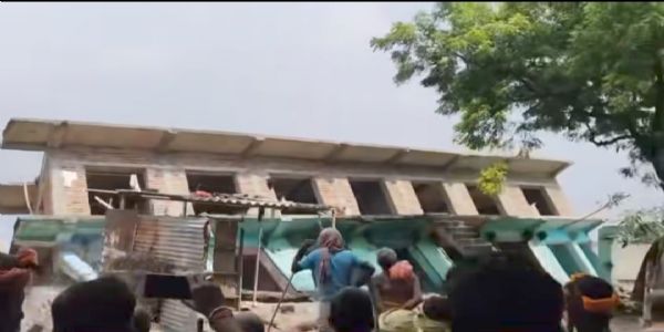 बलिया के नौरंगा में अब तक 107 मकान गंगा में हुए विलीन