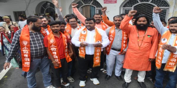 गोरखपुर में शिवसेना शिंदे गुट के प्रदेश महासचिव के हमलावराें पर हाे कार्रवाई