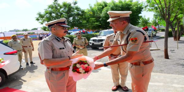 अपराधों पर लगाम लगाने के लिए पुलिस महानिदेशक का बाड़मेर दौरा