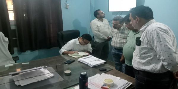फतेहाबाद : एसडीएम ने किया बीडीपीओ कार्यालय का औचक निरीक्षण,एसईपीओ को नोटिस