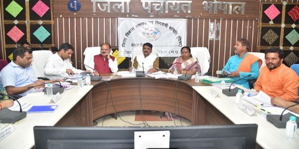 भोपाल जिला विकास समिति की बैठक में उठा स्‍मार्ट मीटर एवं सीवेज का मुद्दा