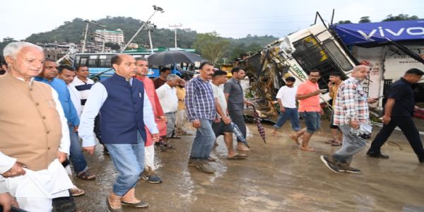 प्रदेश आपदा से जूझ रहा है, नजर नहीं आ रहे हैं हिमाचल सरकार के मंत्री : जयराम ठाकुर